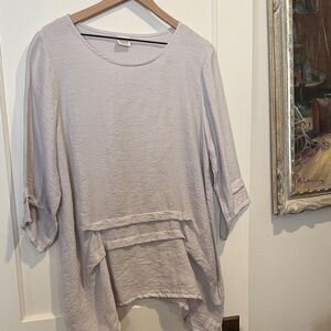 Elegant Women's Light Gray Tunic Top